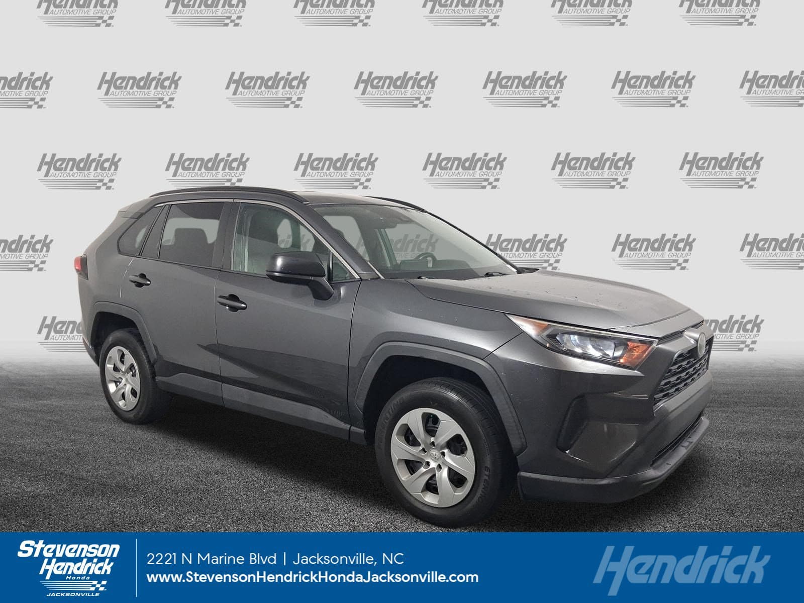 2019 Toyota RAV4 LE — photo 1 of 11