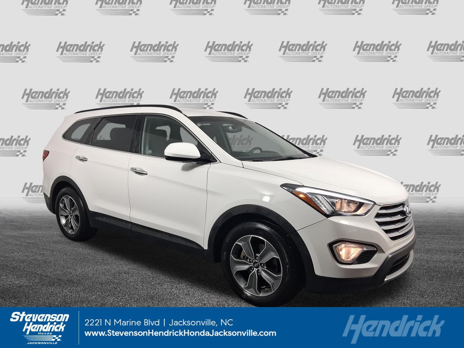 2016 Hyundai Santa Fe SE — photo 1 of 11