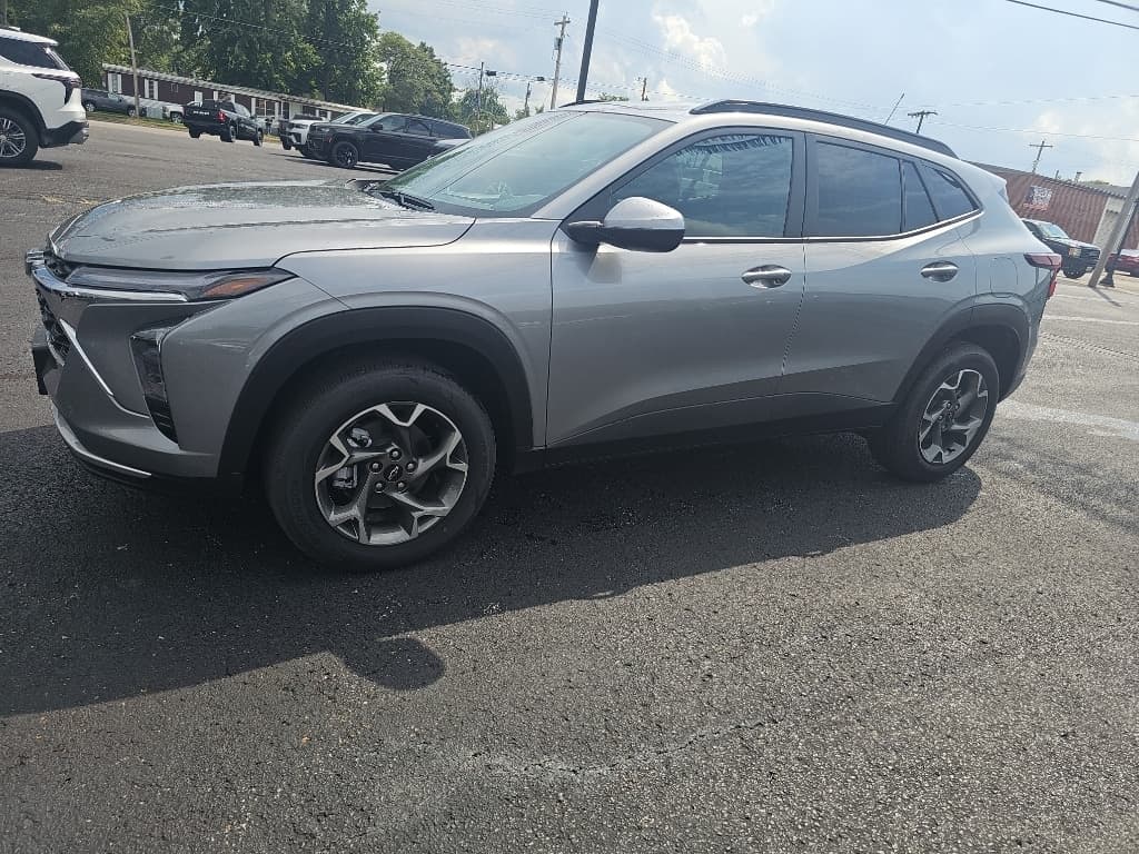 2026 Chevrolet Trax LT — photo 1 of 22