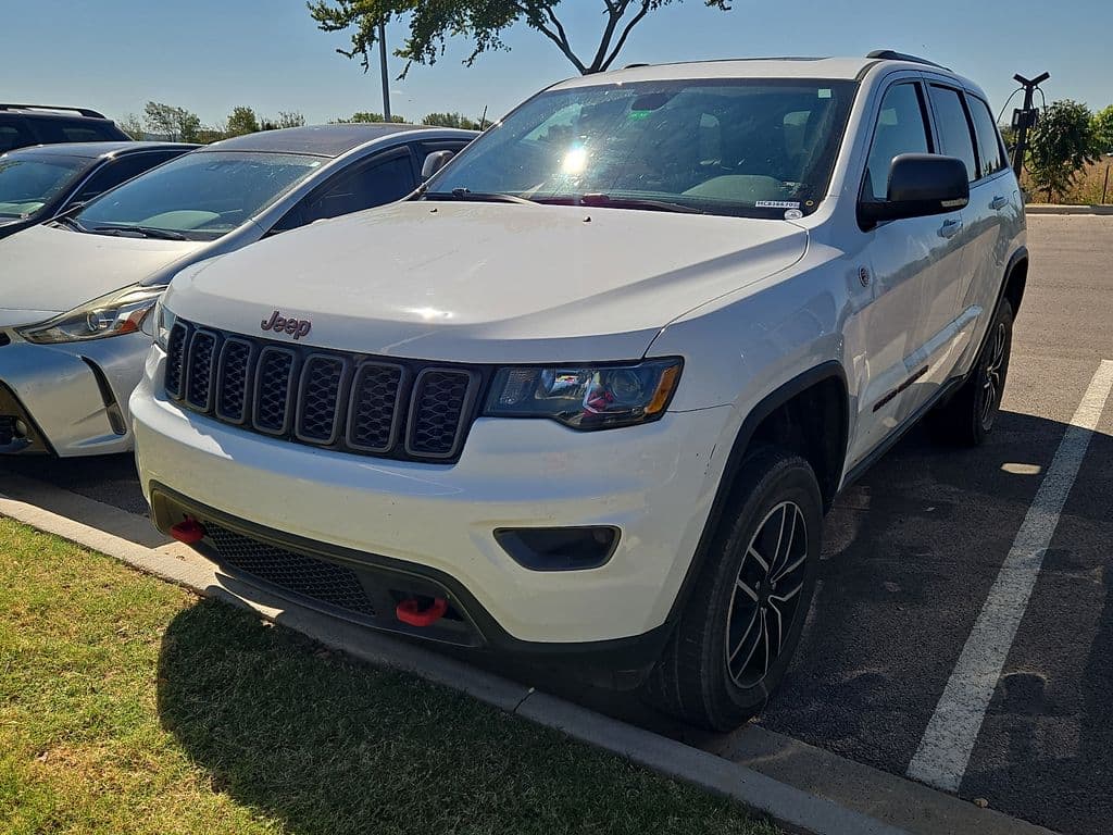 2021 Jeep Grand Cherokee Trailhawk — photo 1 of 6
