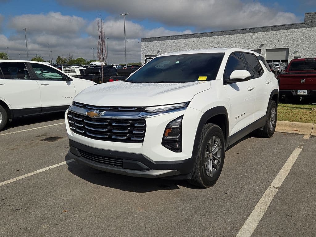 2026 Chevrolet Equinox FWD LT — photo 1 of 6