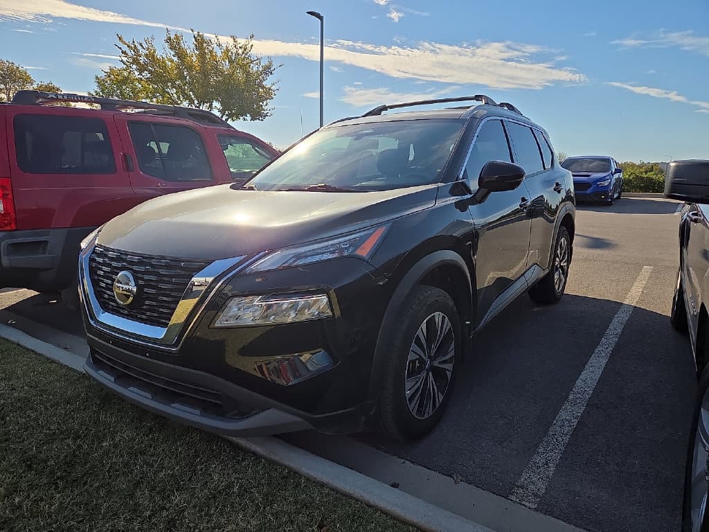 2021 Nissan Rogue SV — photo 1 of 6