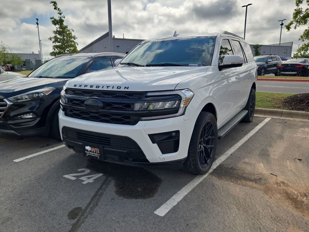 2023 Ford Expedition XLT — photo 1 of 6