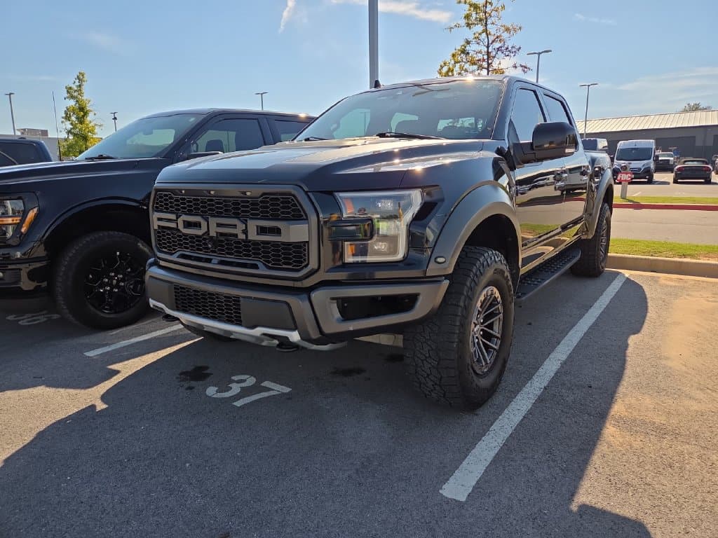 2020 Ford F-150 Raptor — photo 1 of 6