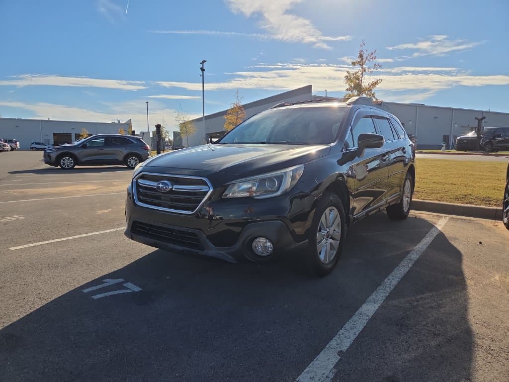 2019 Subaru Outback Premium — photo 1 of 6