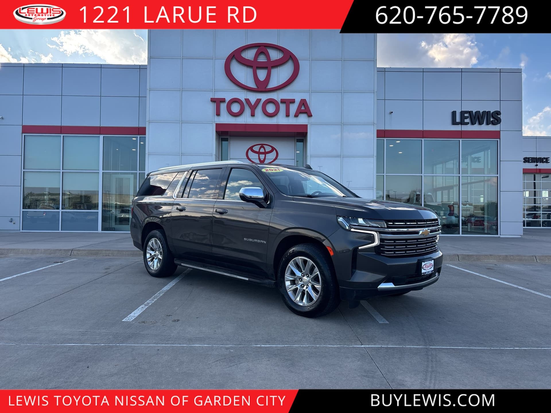 2021 Chevrolet Suburban Premier — photo 1 of 30