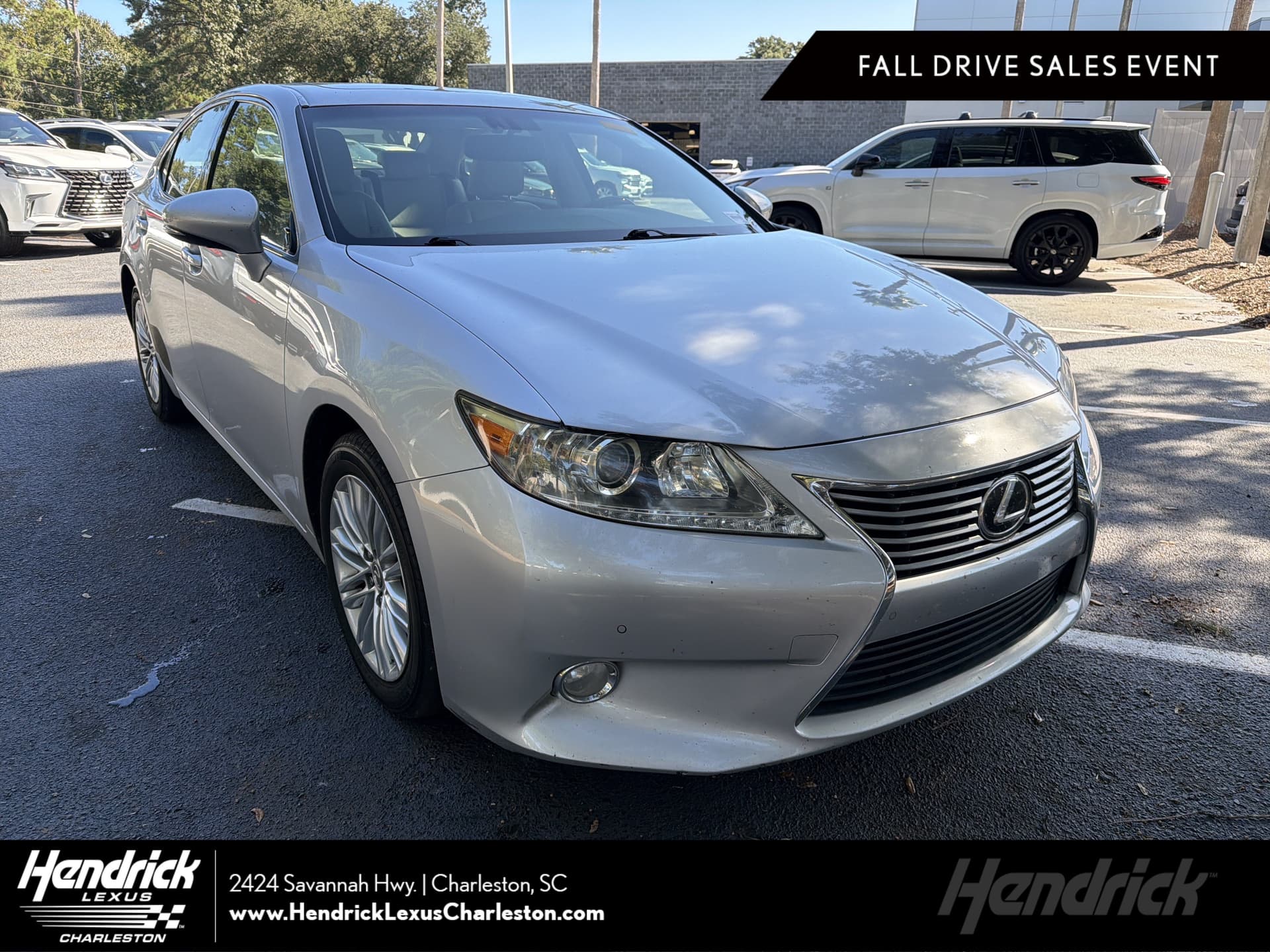 2013 Lexus ES 350 4dr Sdn — photo 1 of 46