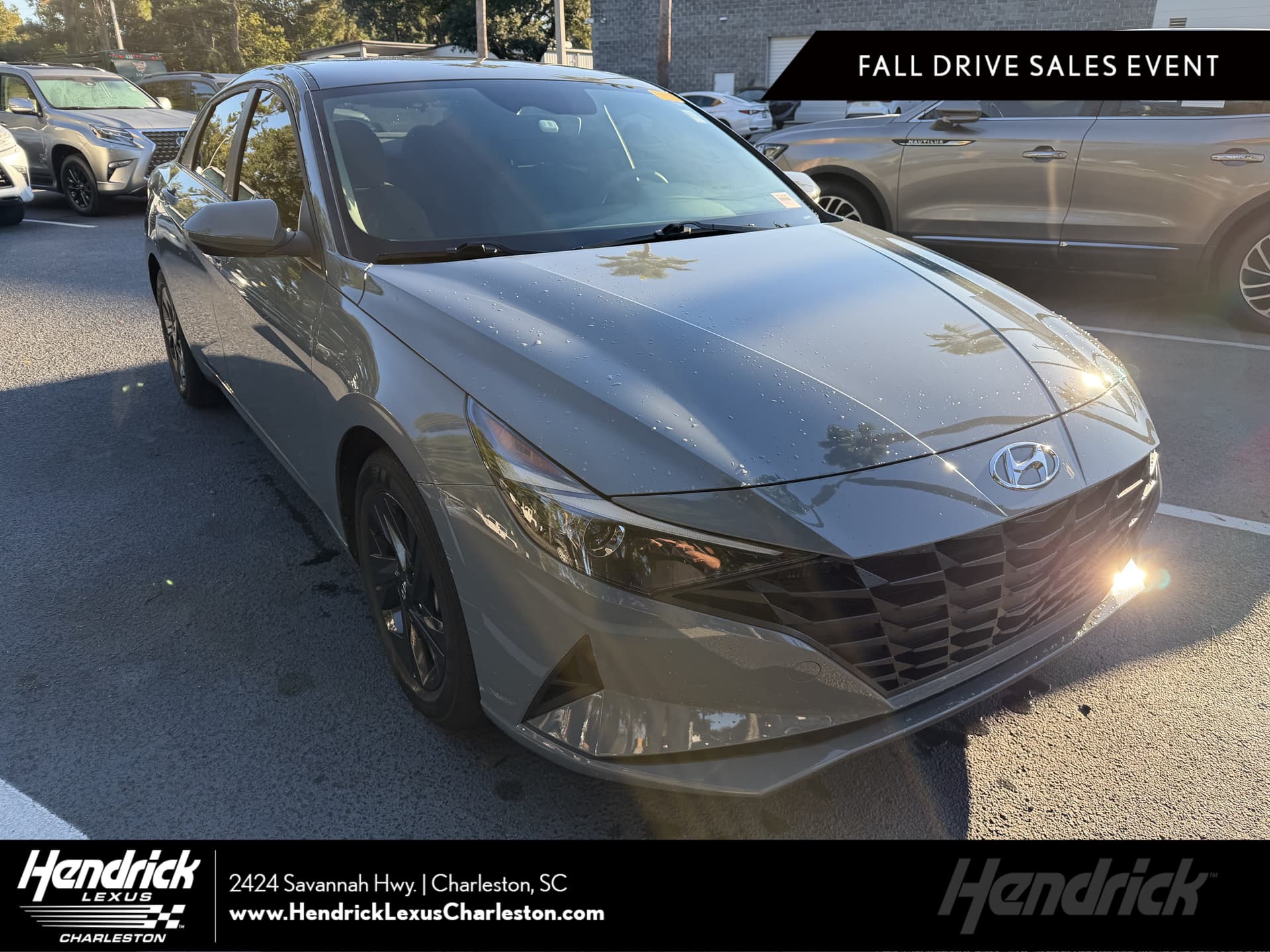 2022 Hyundai Elantra Hybrid Blue — photo 1 of 37