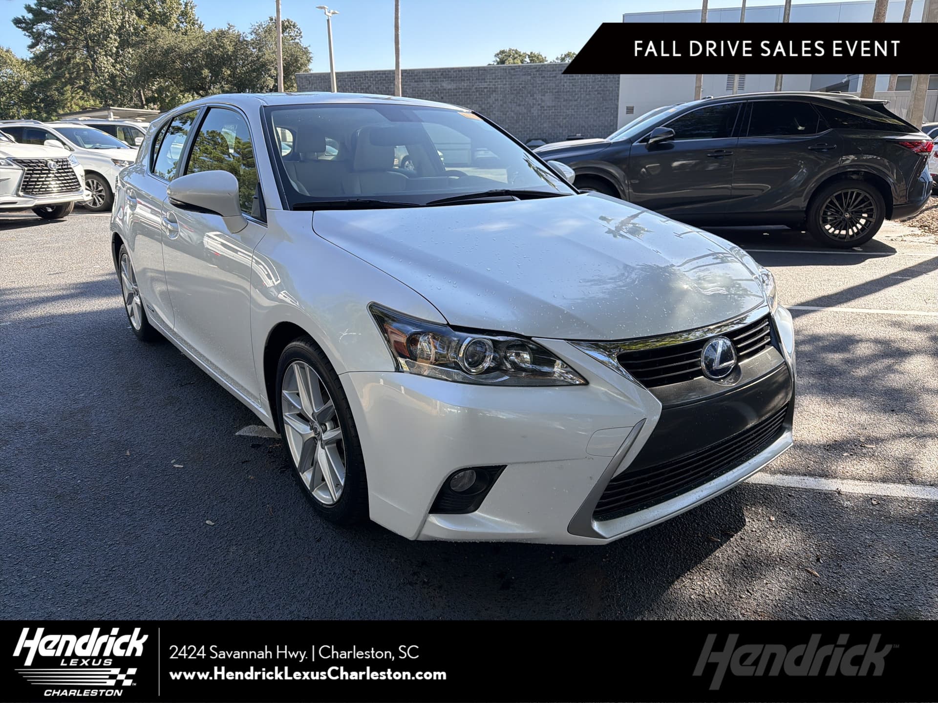 2015 Lexus CT 200h Hybrid — photo 1 of 48