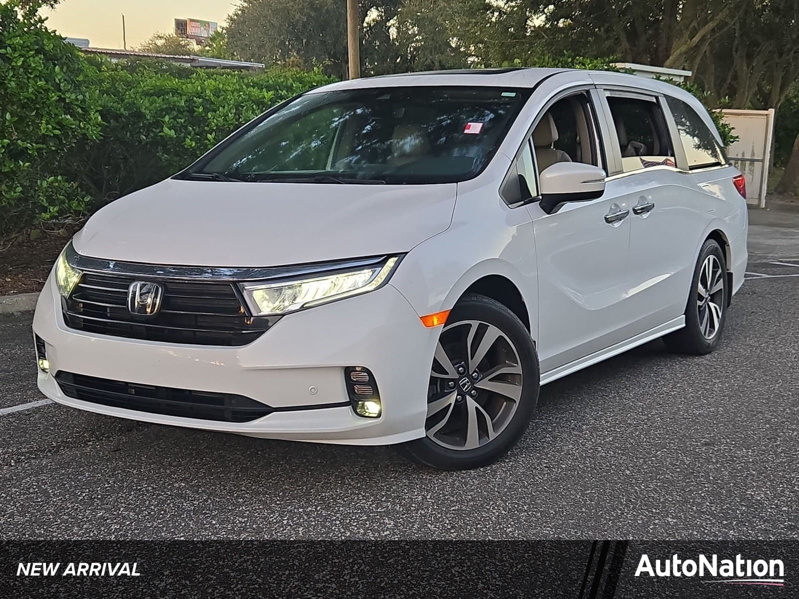 2024 Honda Odyssey Touring — photo 1 of 15