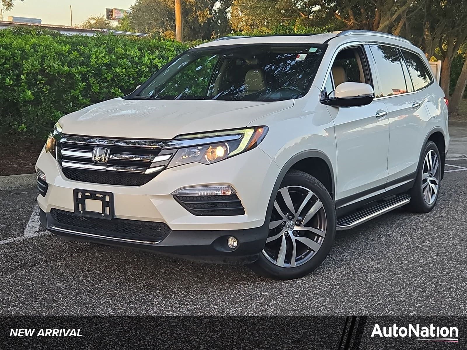 2016 Honda Pilot Touring — photo 1 of 15