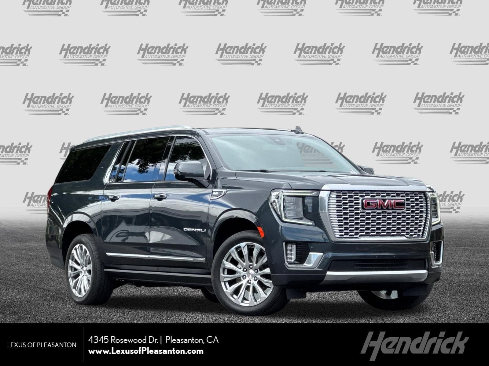 2022 GMC Yukon XL Denali — photo 1 of 39