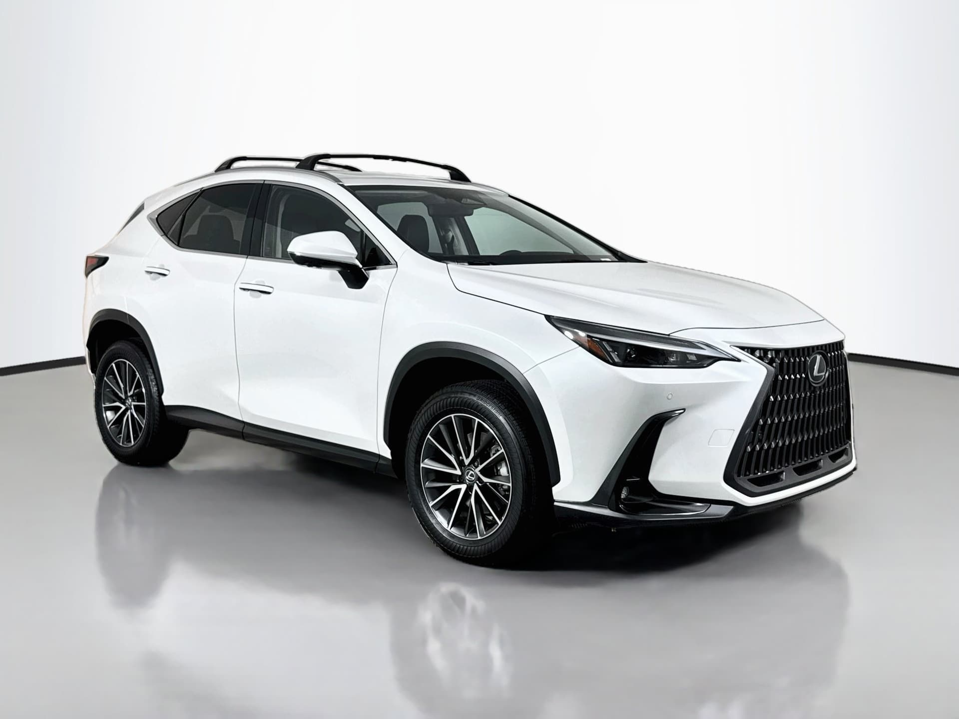2025 Lexus NX NX 350h Premium — photo 1 of 38