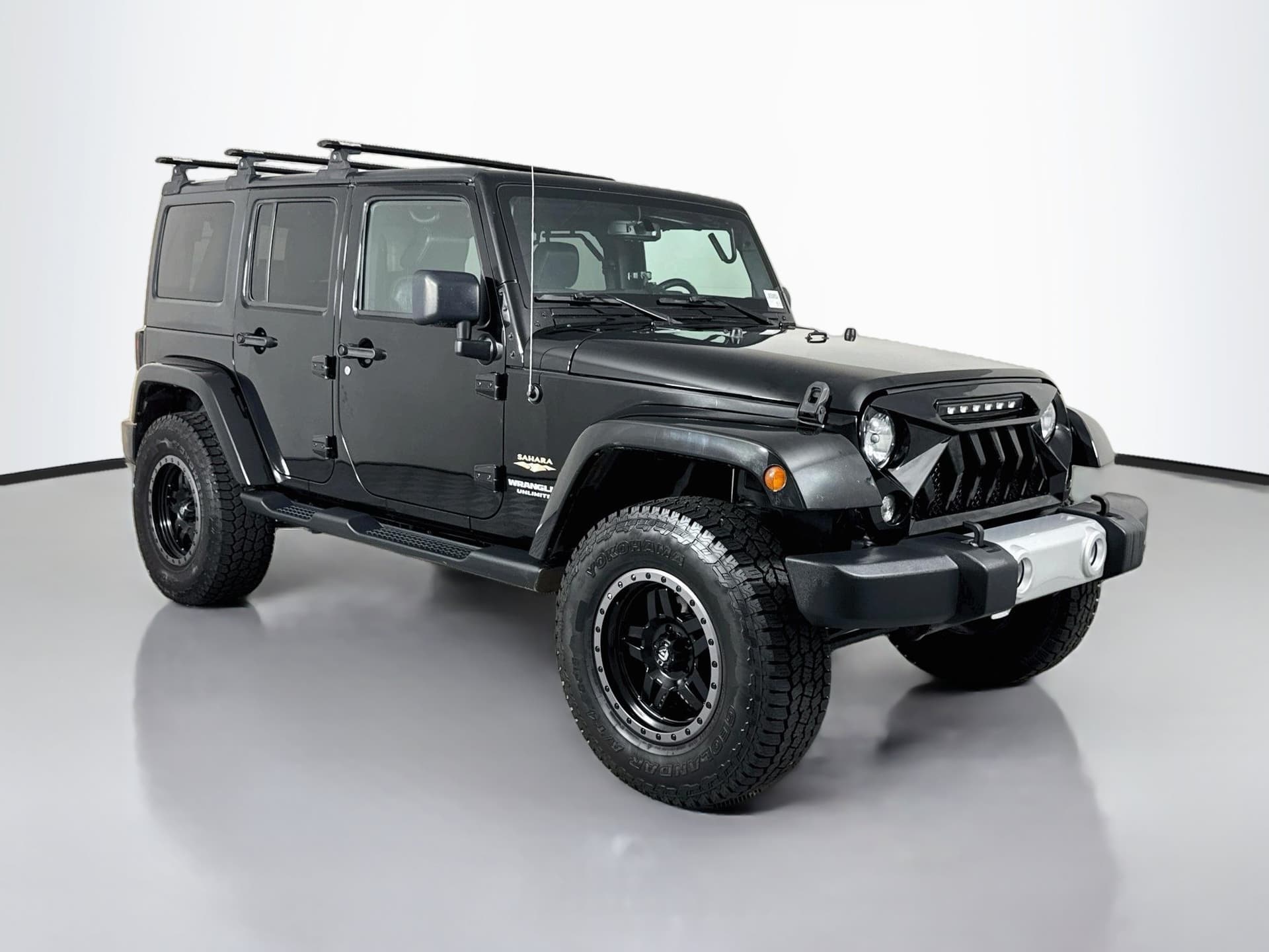 2015 Jeep Wrangler Unlimited Sahara — photo 1 of 33
