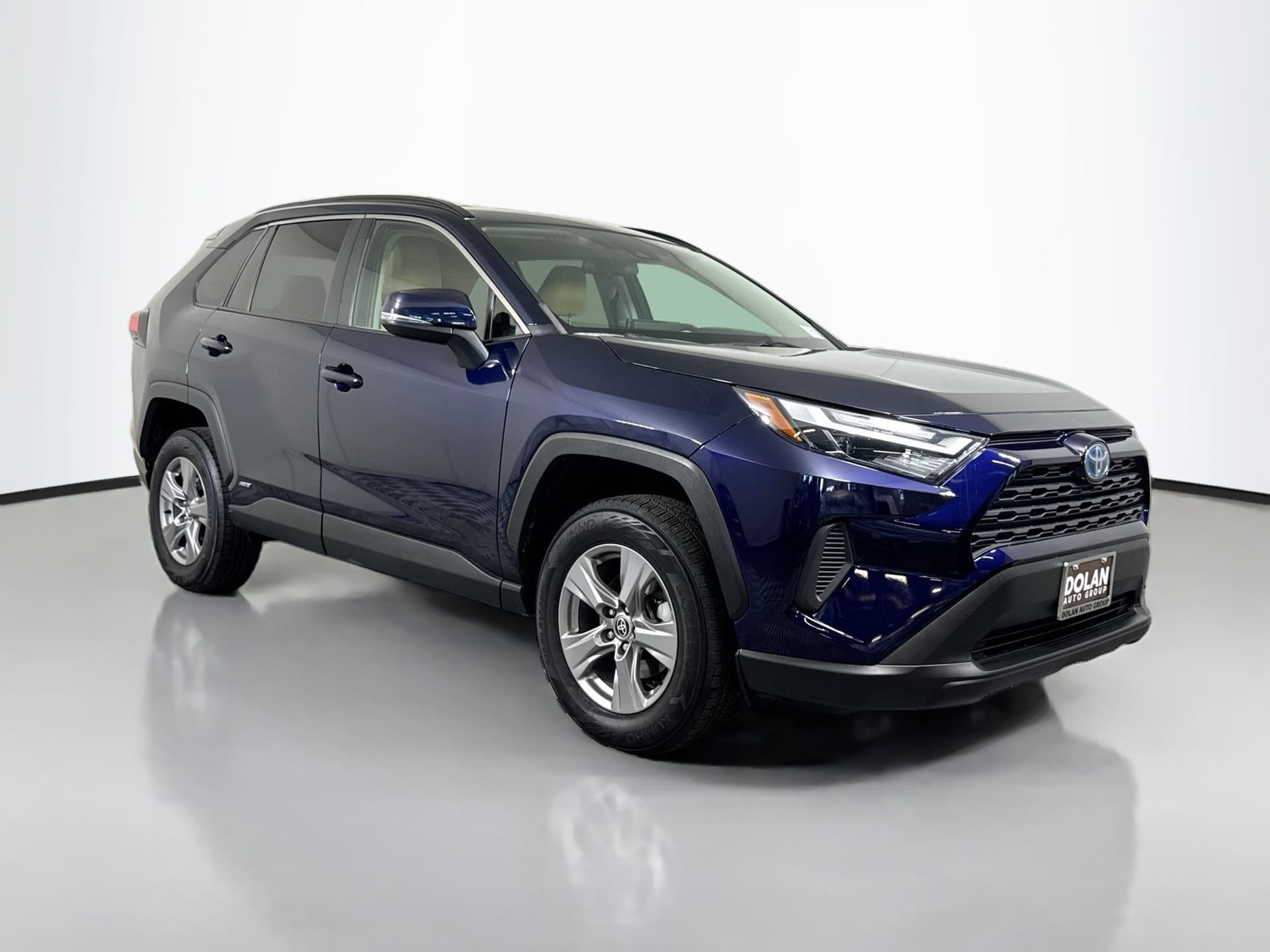 2022 Toyota RAV4 Hybrid XLE — photo 1 of 34