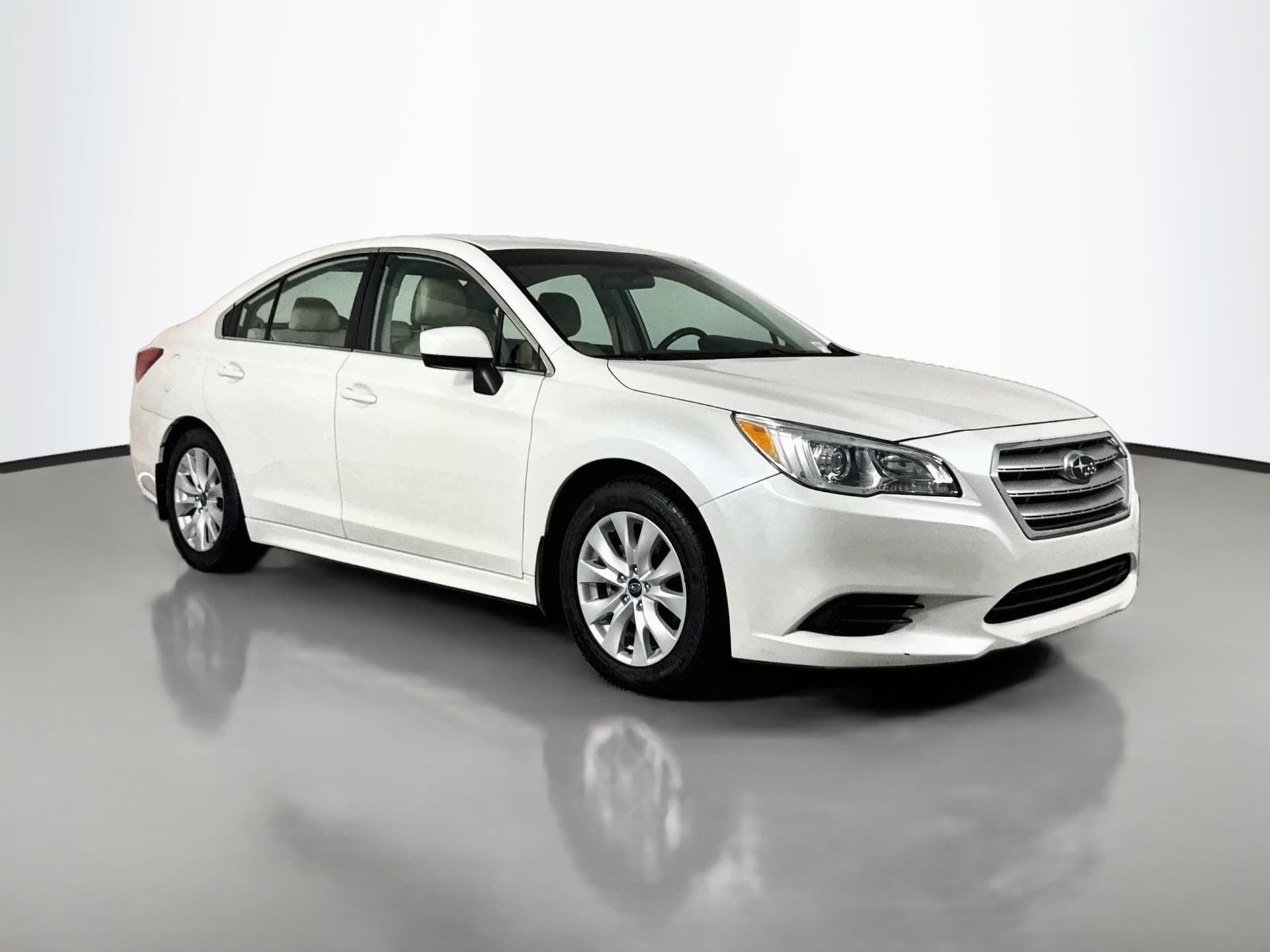 2015 Subaru Legacy 2.5i Premium — photo 1 of 35