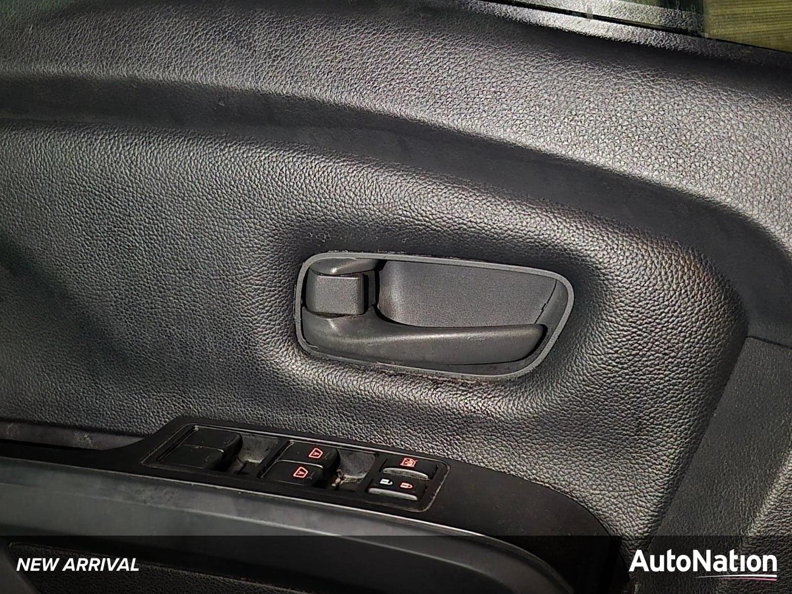 2021 Nissan Titan S — photo 1 of 16
