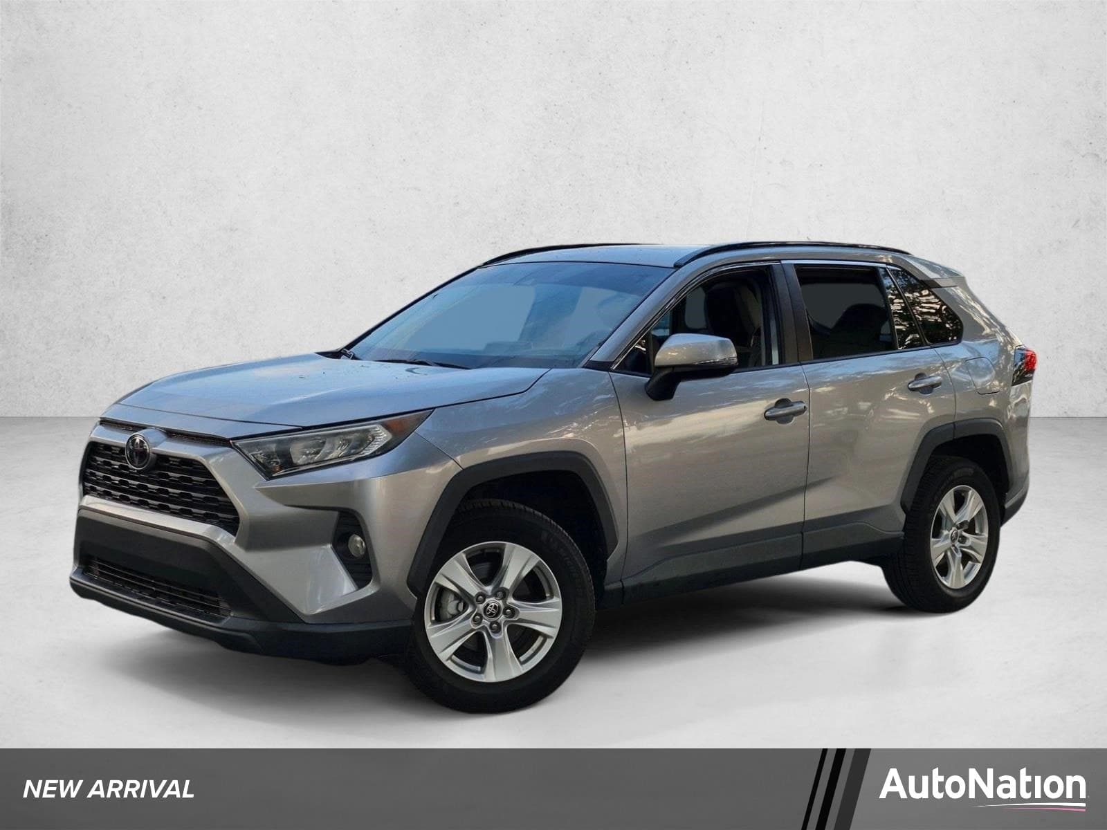 2021 Toyota RAV4 XLE — photo 1 of 15