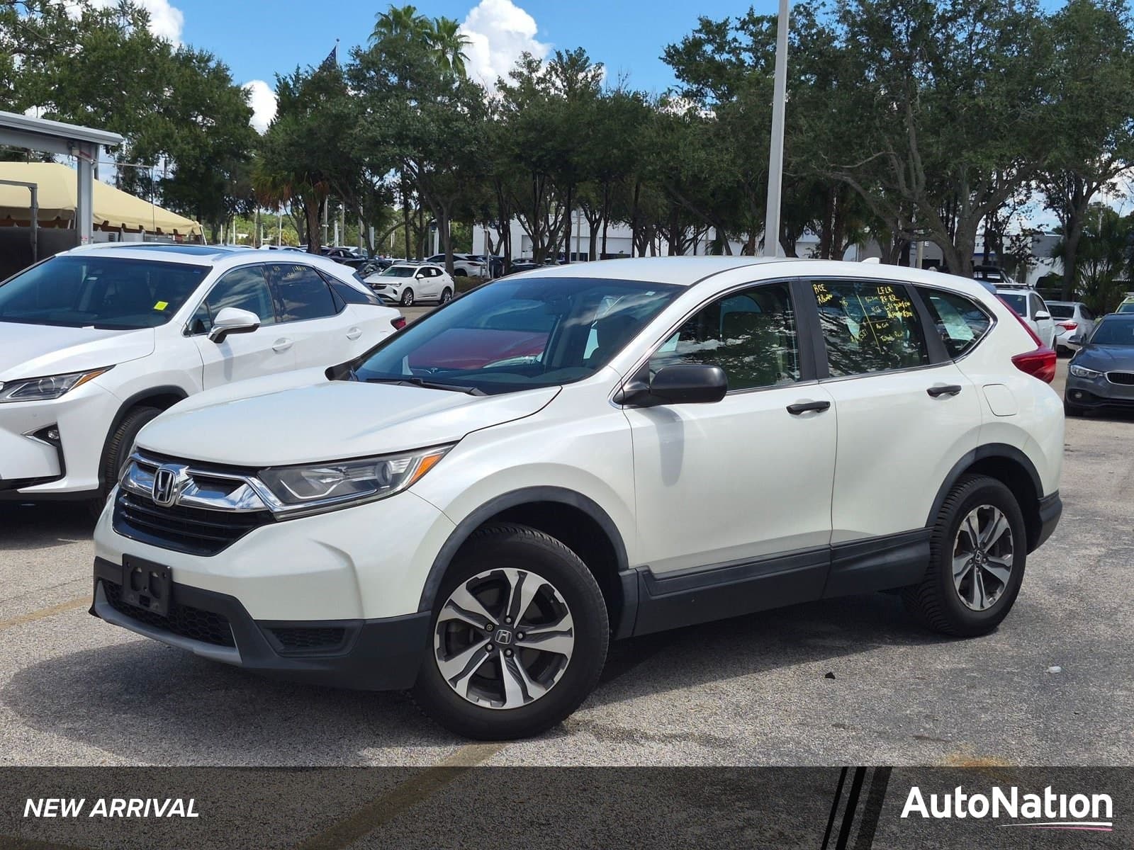 2017 Honda CR-V LX — photo 1 of 15