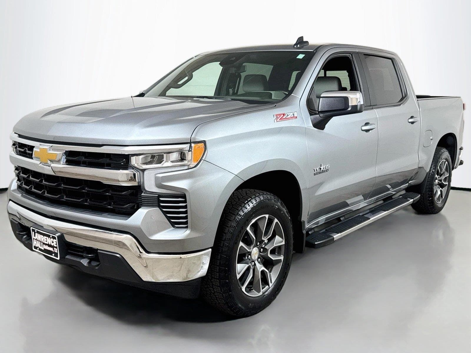 2025 Chevrolet Silverado 1500 LT — photo 1 of 30