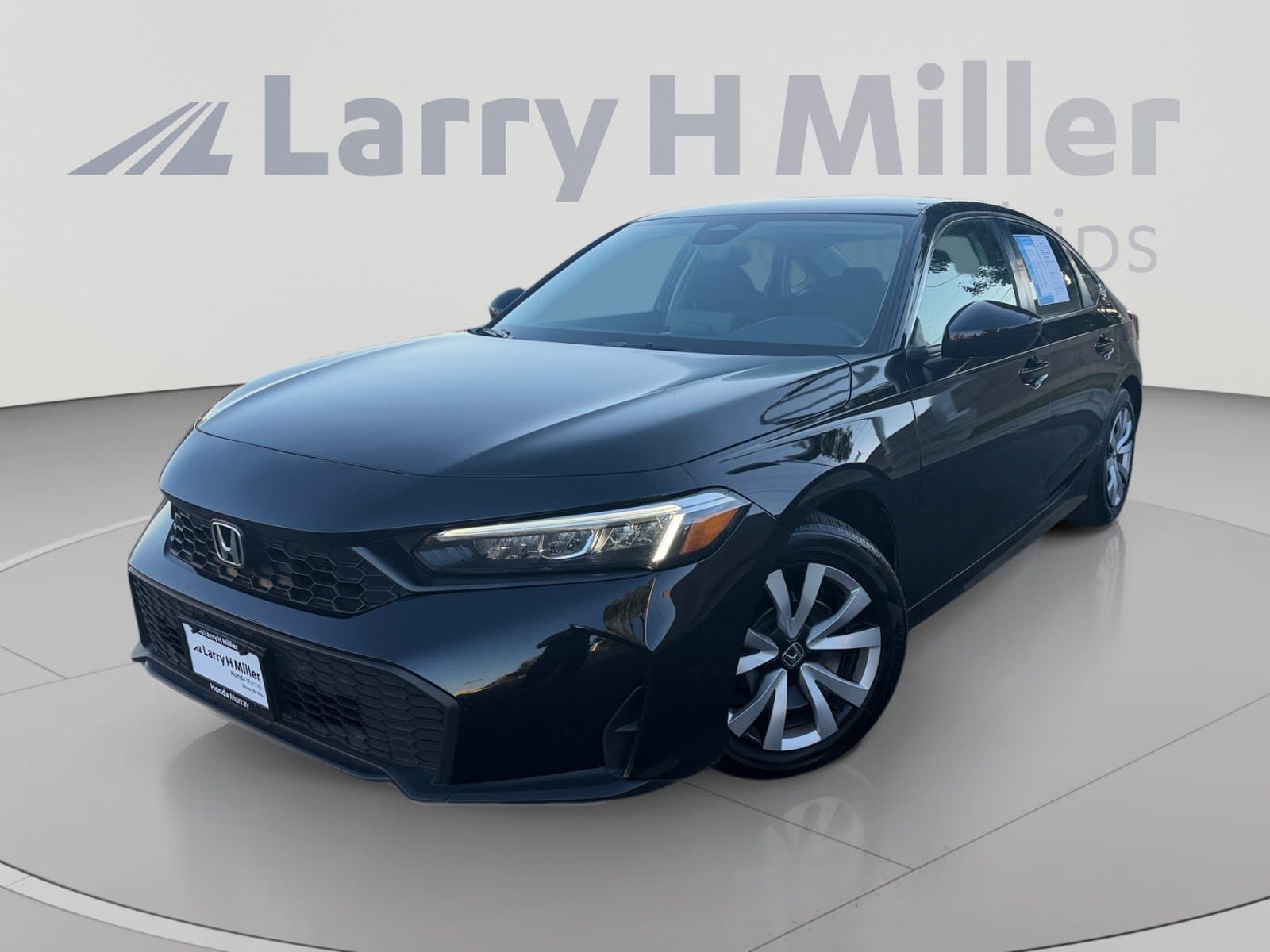 2025 Honda Civic Sedan LX — photo 1 of 35