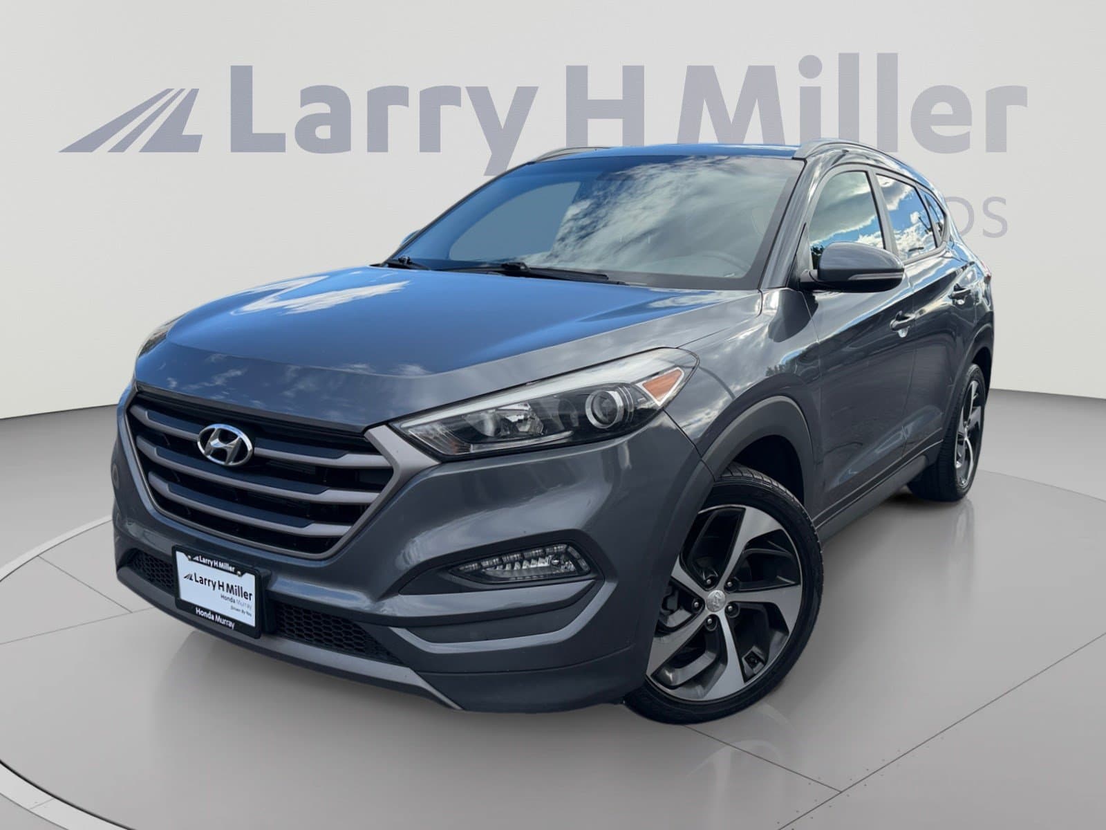 2016 Hyundai Tucson Sport — photo 1 of 34