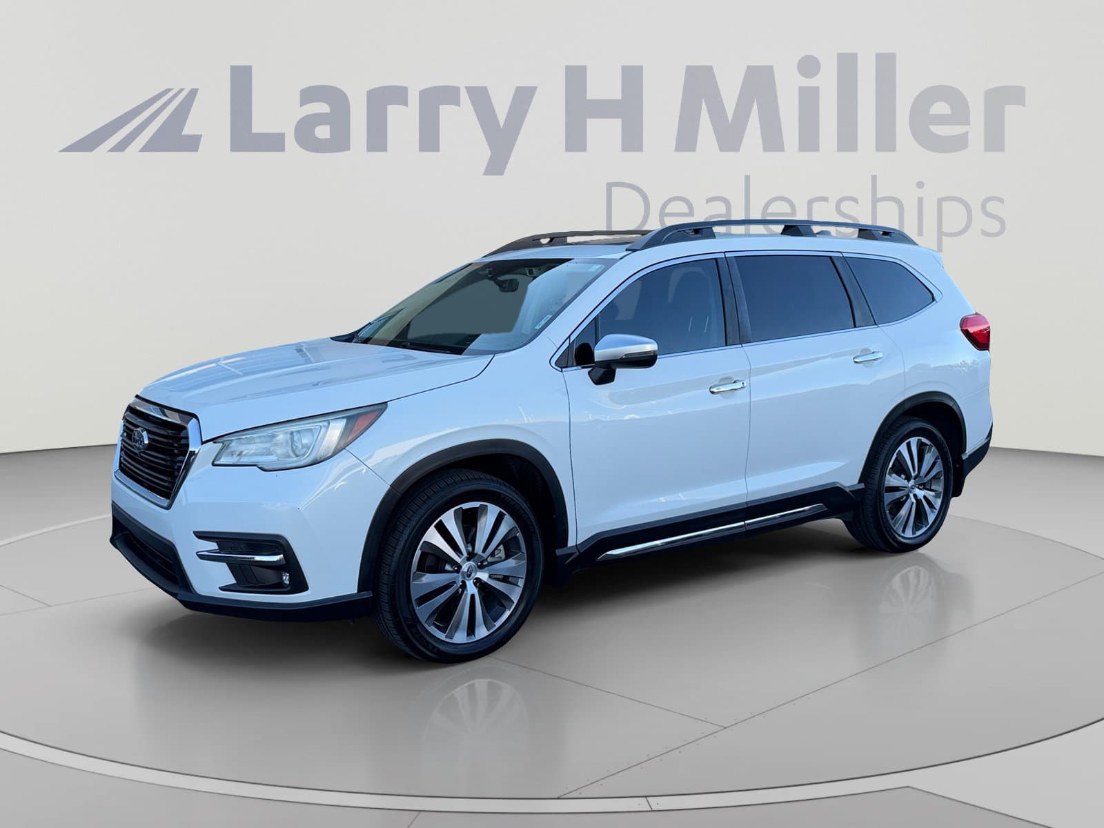 2019 Subaru Ascent Touring — photo 1 of 34