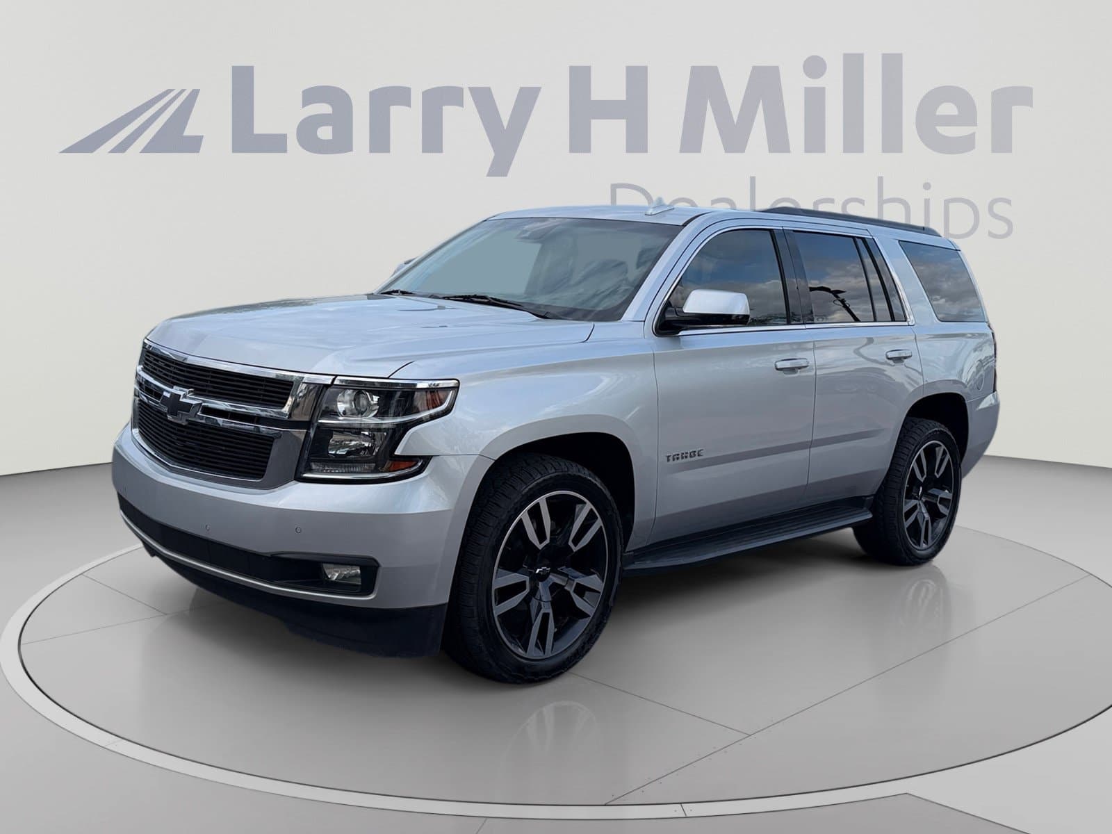 2017 Chevrolet Tahoe LT — photo 1 of 33