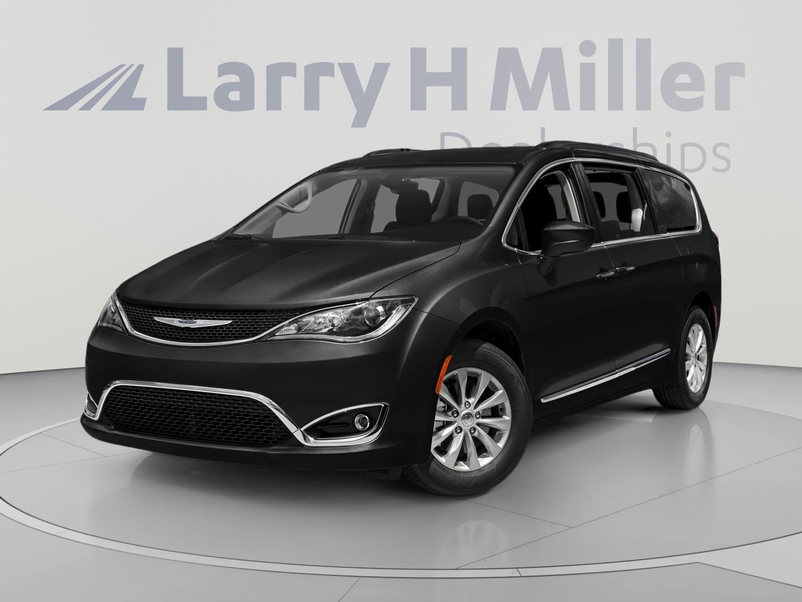 2018 Chrysler Pacifica Touring L — photo 1 of 11