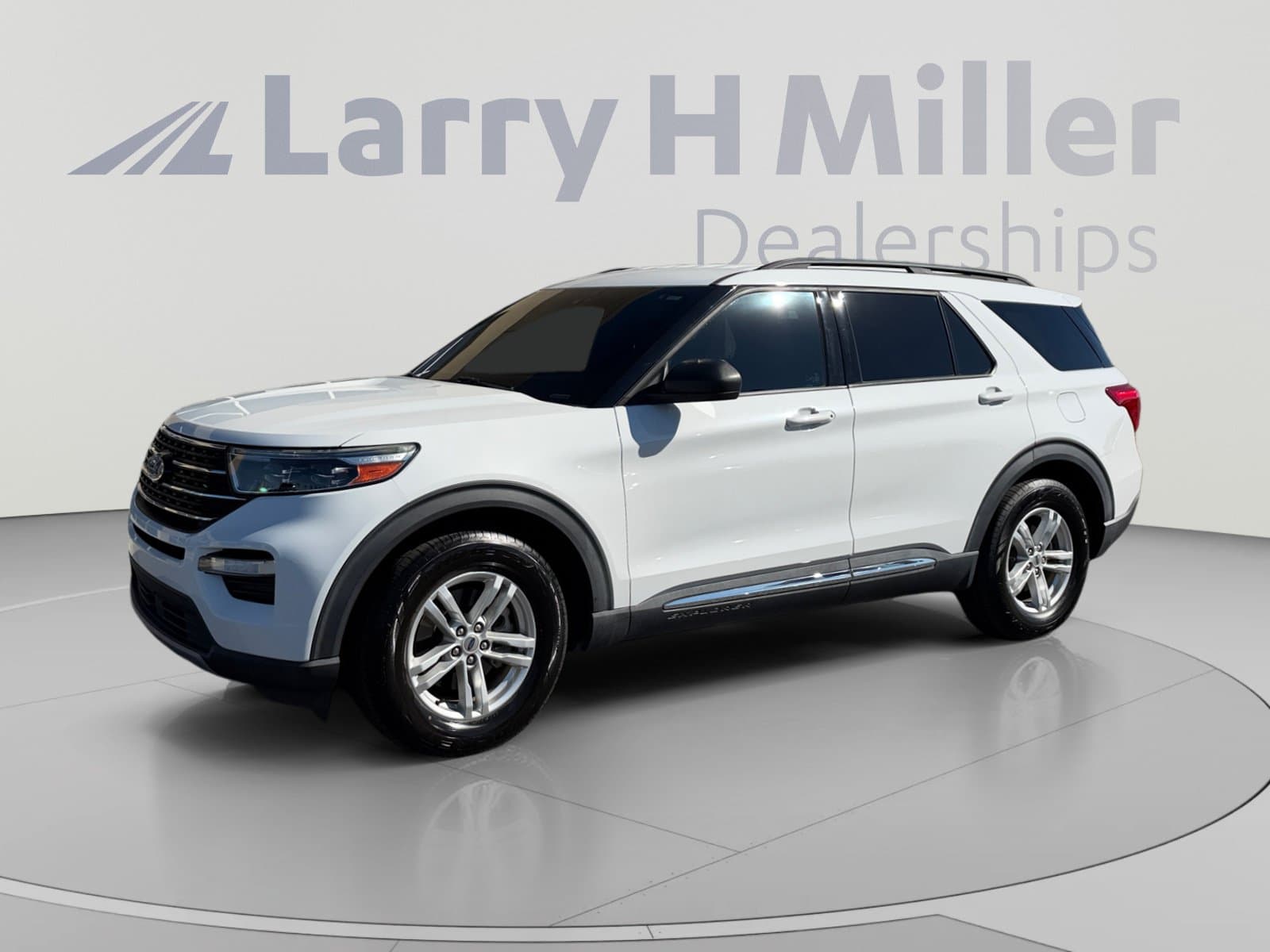 2020 Ford Explorer XLT — photo 1 of 31