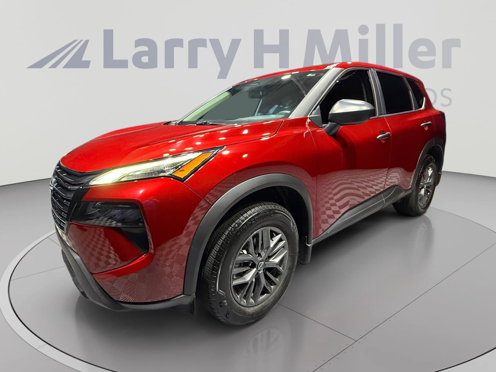 2025 Nissan Rogue S — photo 1 of 35