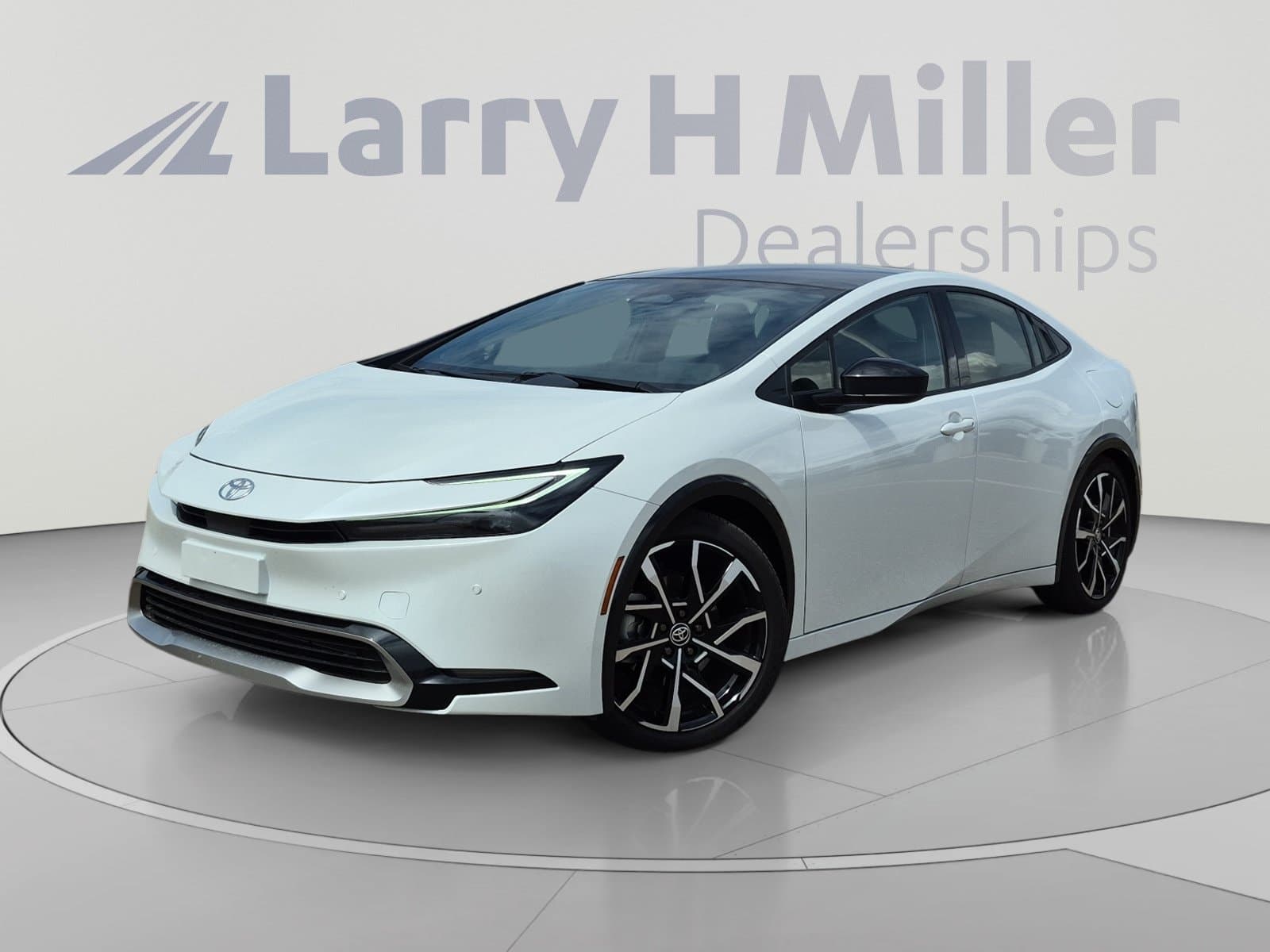 2026 Toyota Prius Plug-In Hybrid XSE Premium — photo 1 of 34