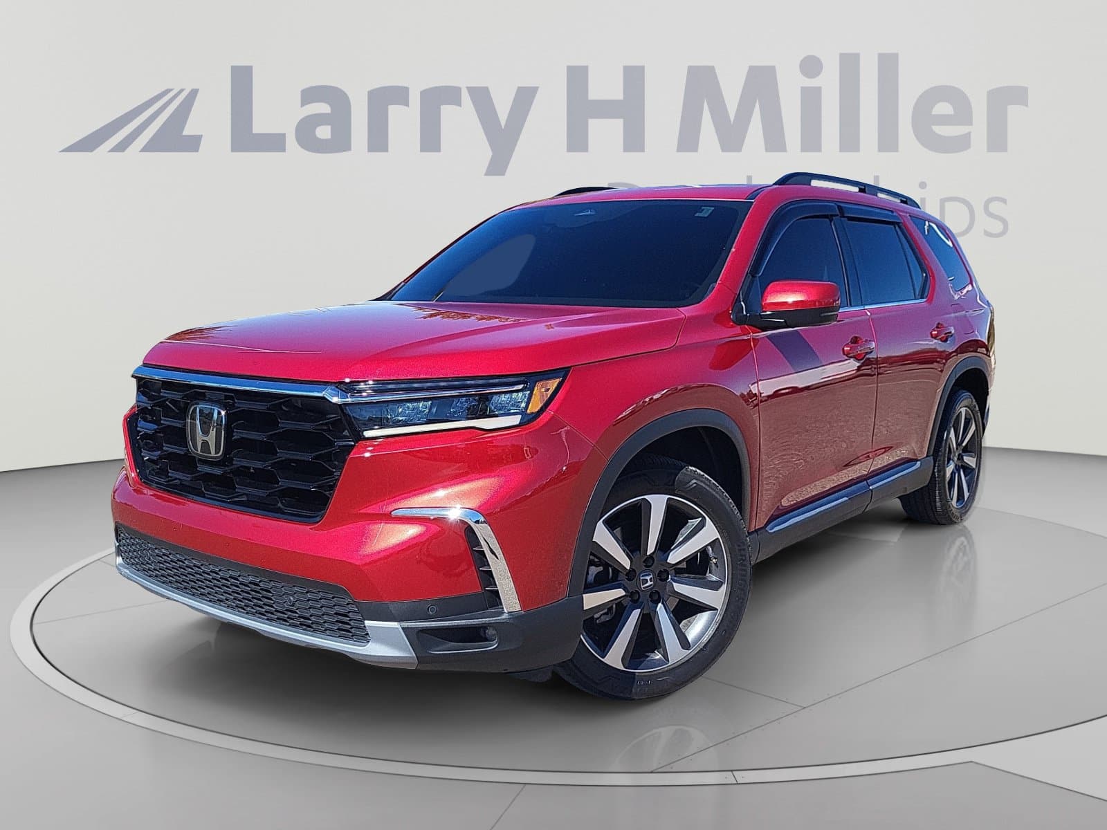 2025 Honda Pilot Touring — photo 1 of 34