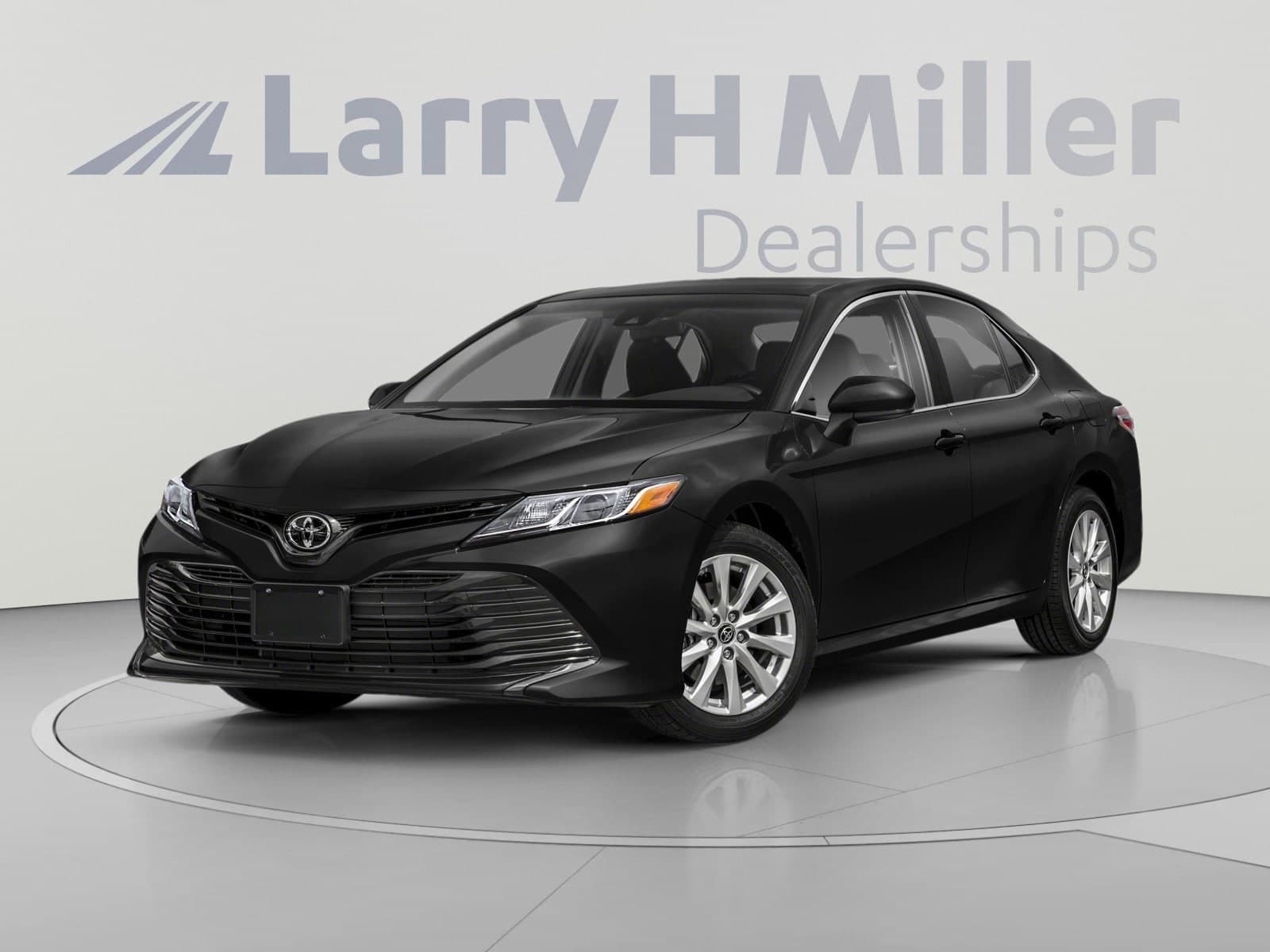 2018 Toyota Camry LE — photo 1 of 10