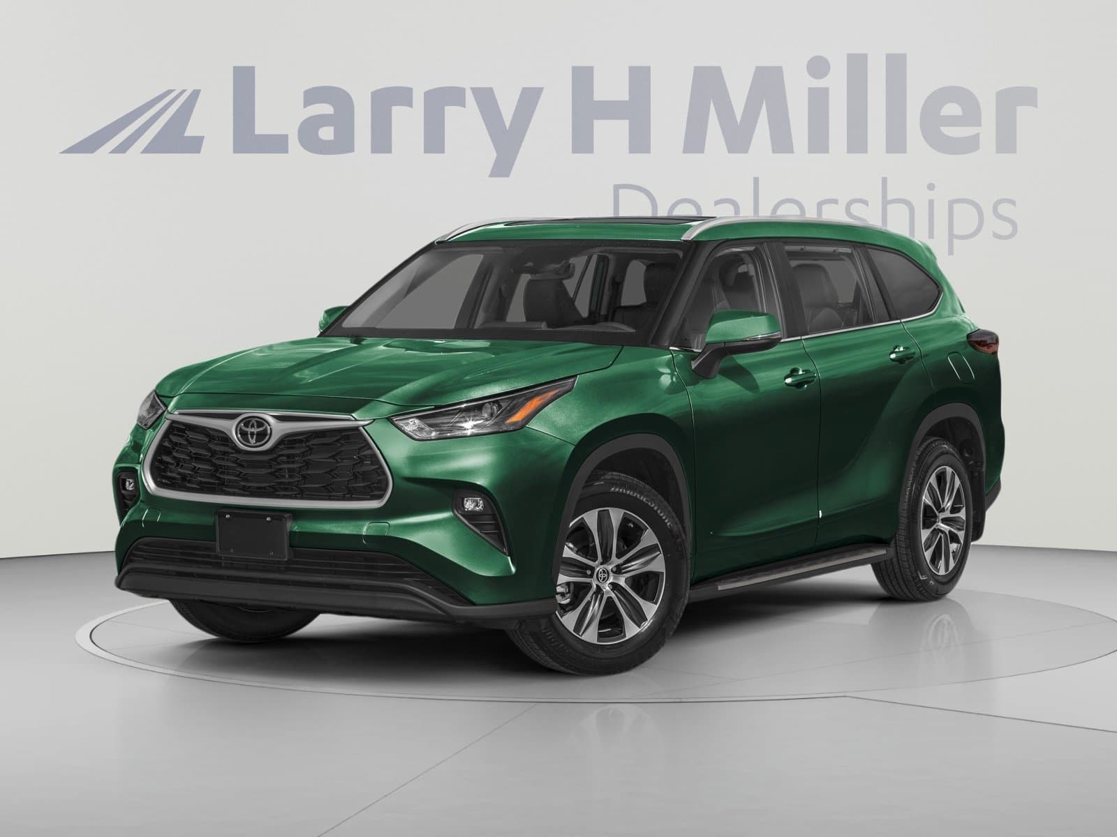 2025 Toyota Highlander Base — photo 1 of 11