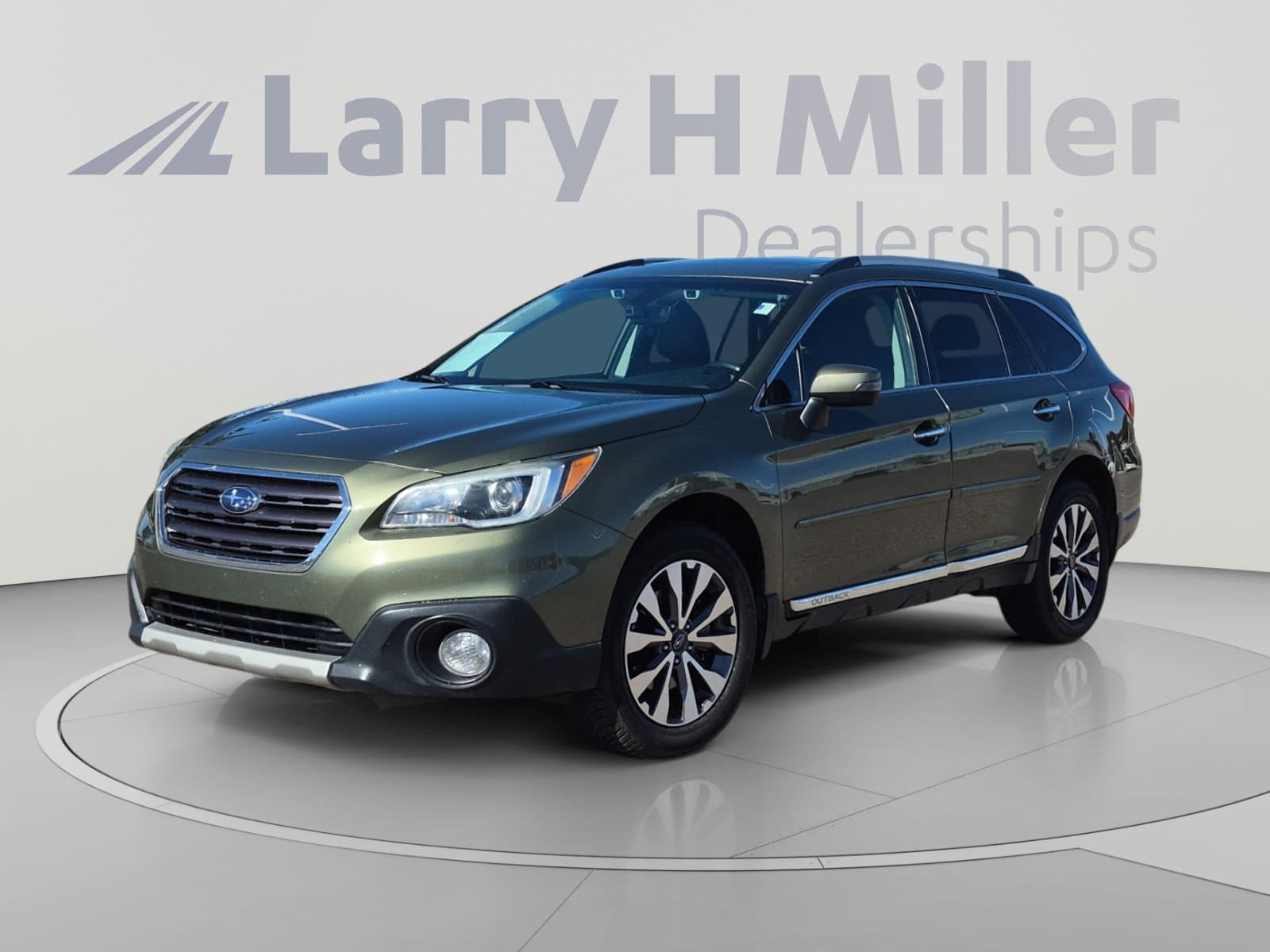 2017 Subaru Outback Base — photo 1 of 34