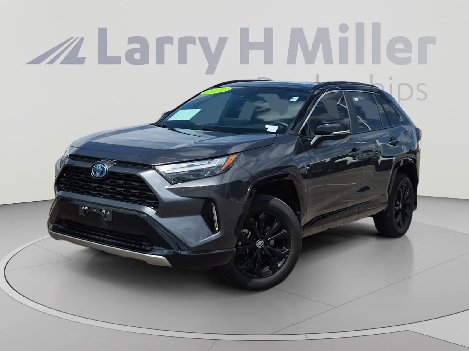 2024 Toyota RAV4 Hybrid XSE — photo 1 of 35