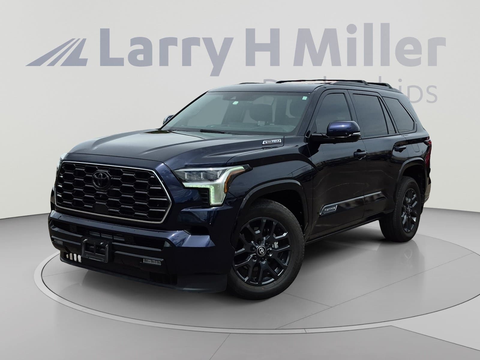 2025 Toyota Sequoia Platinum — photo 1 of 35