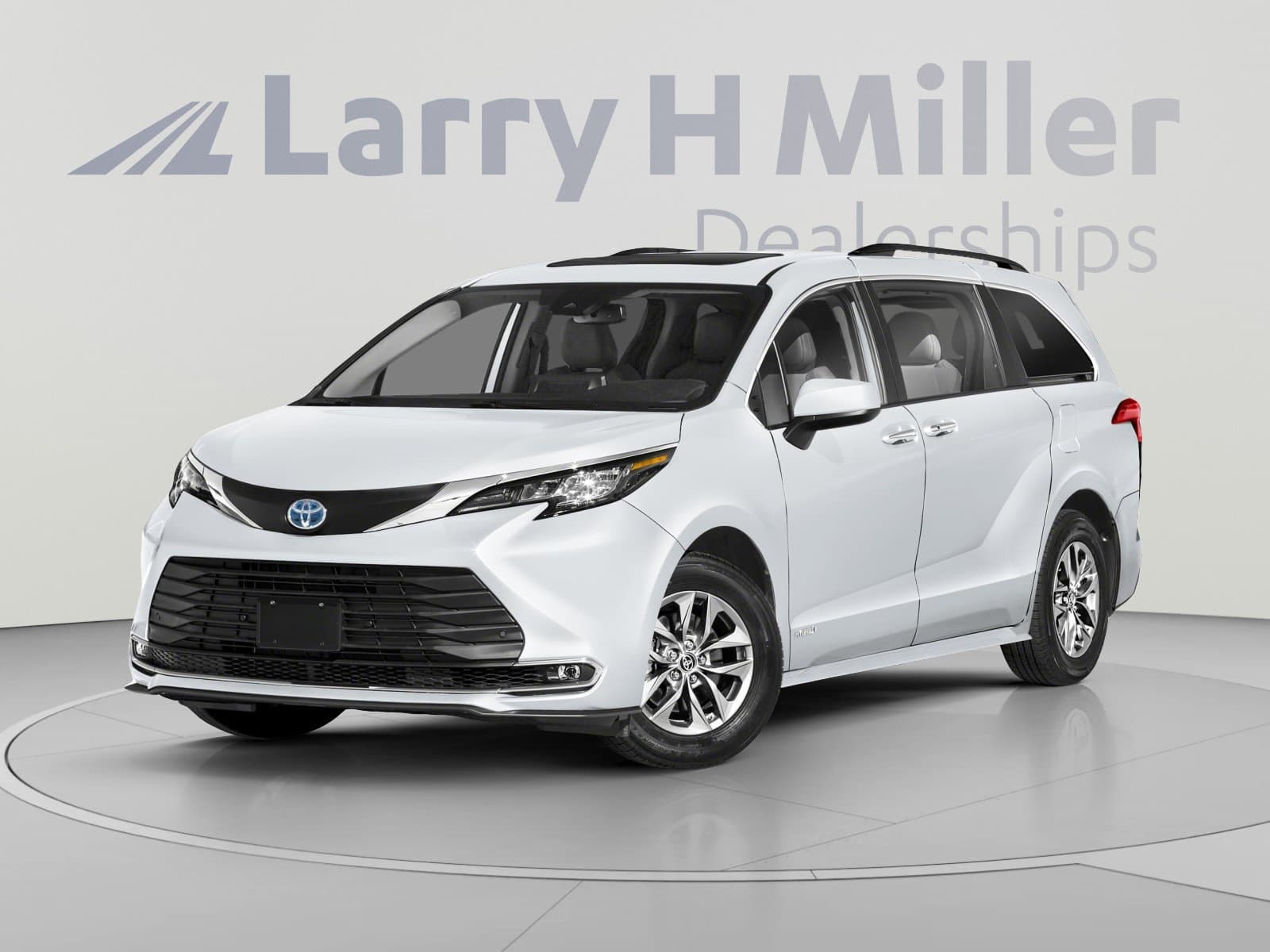 2023 Toyota Sienna XLE — photo 1 of 10