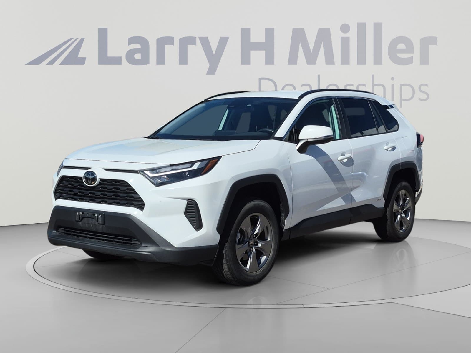 2025 Toyota RAV4 Base — photo 1 of 36