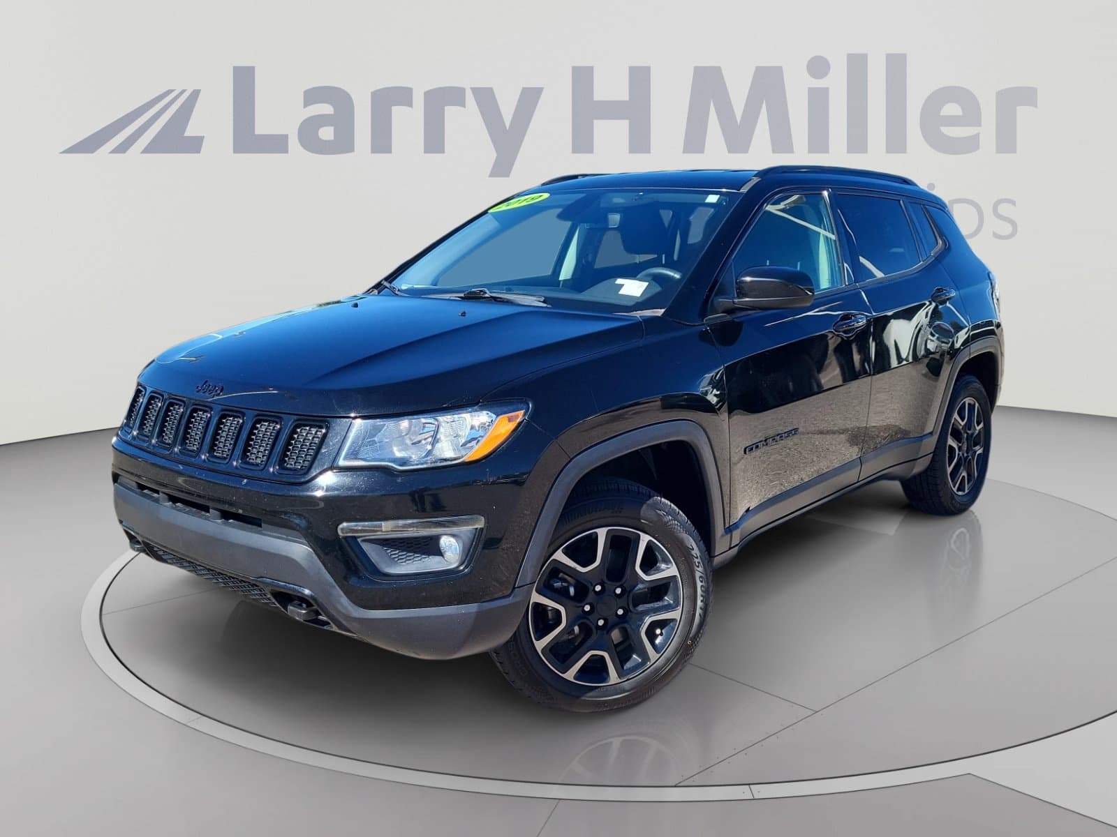 2019 Jeep Compass Sport — photo 1 of 33