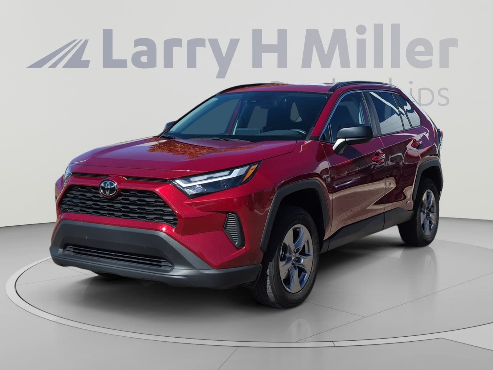 2025 Toyota RAV4 Hybrid LE — photo 1 of 34