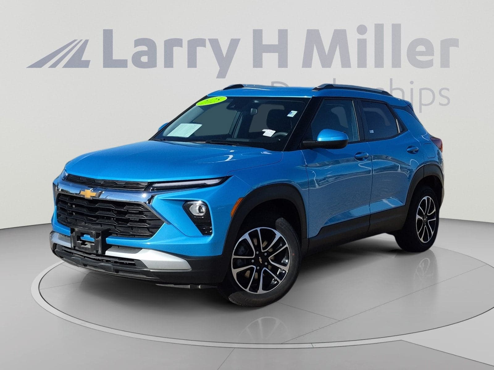 2025 Chevrolet Trailblazer LT — photo 1 of 34
