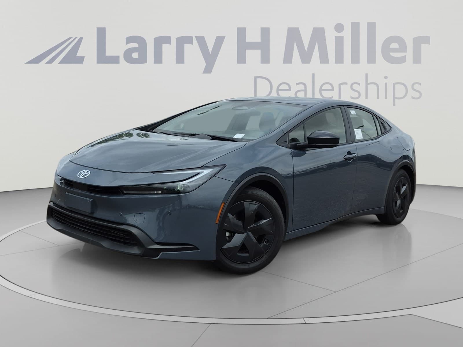 2026 Toyota Prius LE — photo 1 of 34