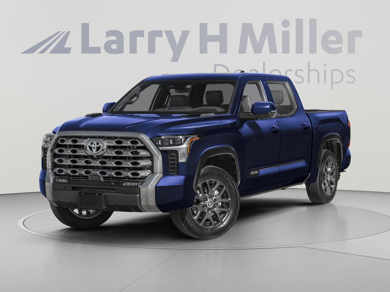 2024 Toyota Tundra 4WD Platinum — photo 1 of 10