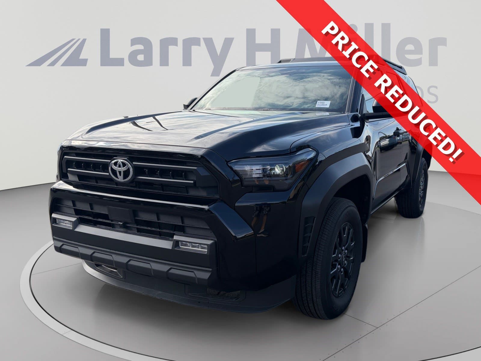 2025 Toyota 4Runner SR5 — photo 1 of 33