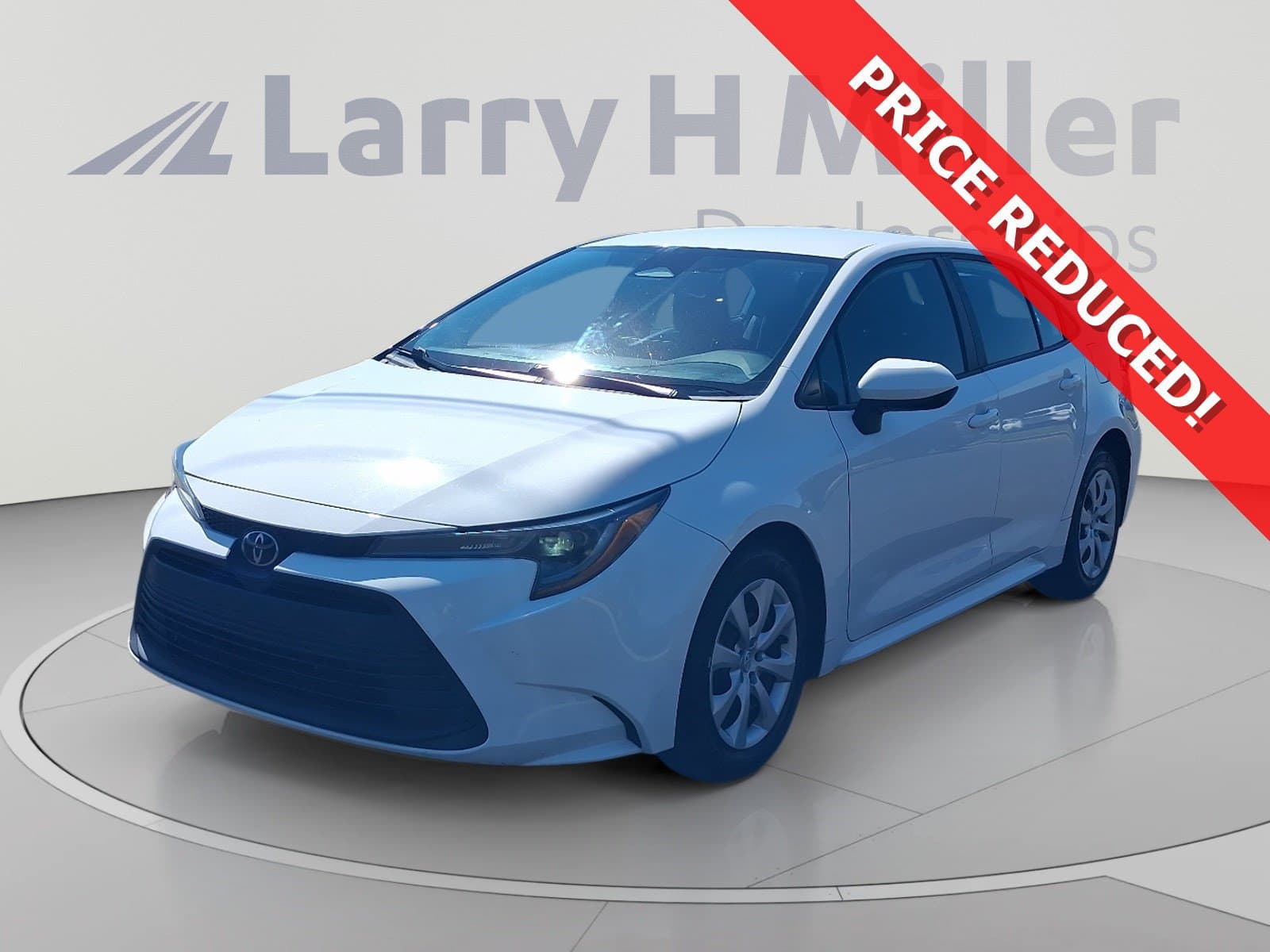 2023 Toyota Corolla LE — photo 1 of 33