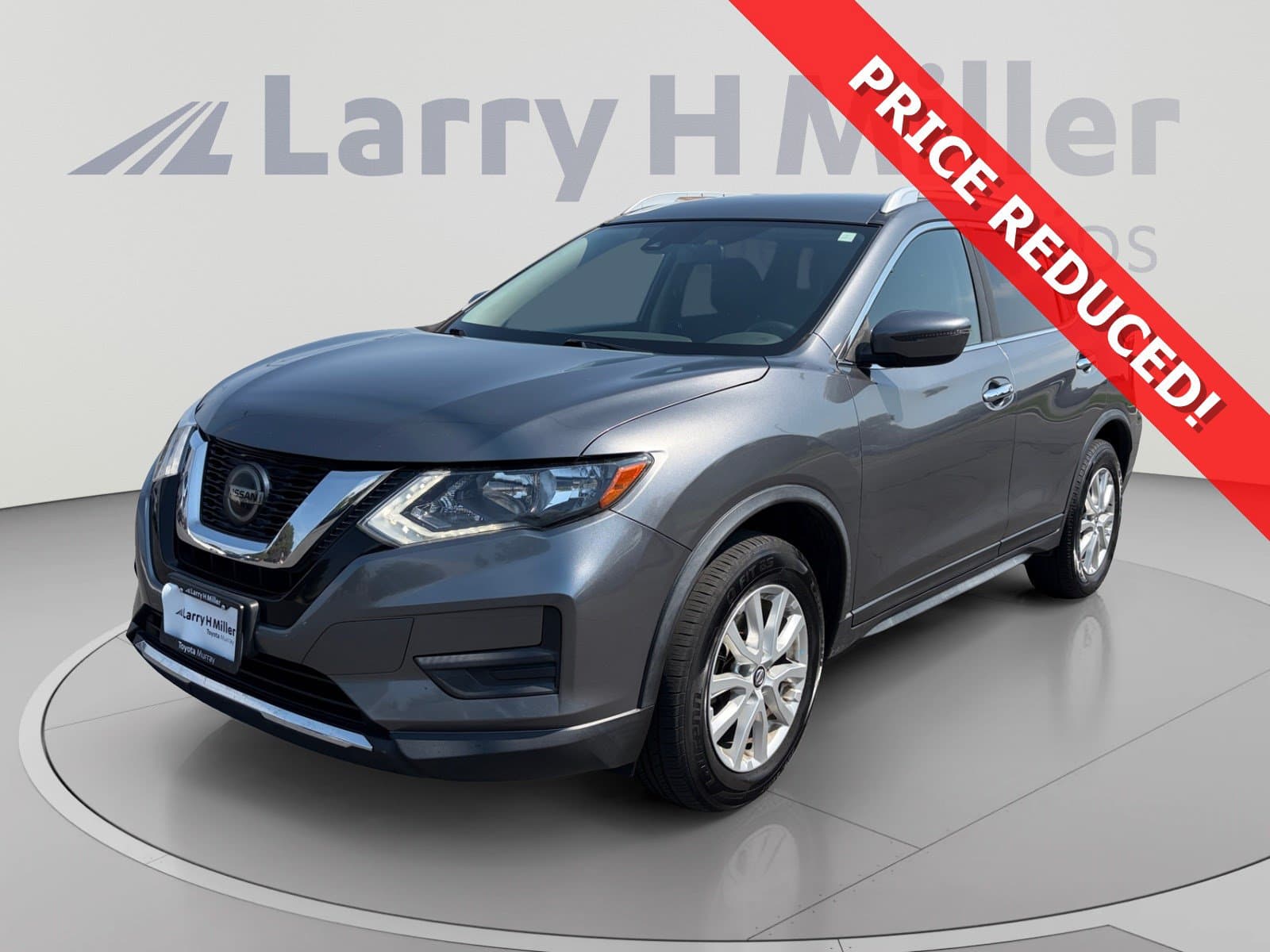 2020 Nissan Rogue SV — photo 1 of 33