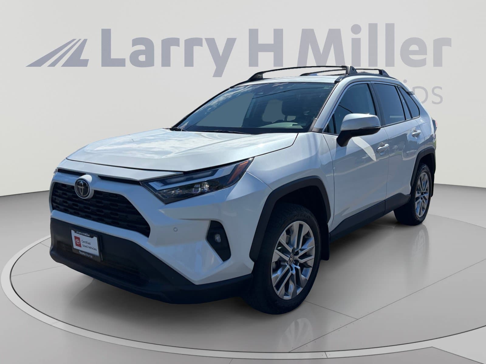 2023 Toyota RAV4 XLE Premium — photo 1 of 34