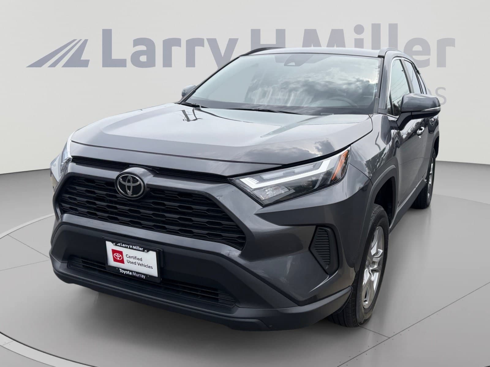2025 Toyota RAV4 XLE — photo 1 of 33